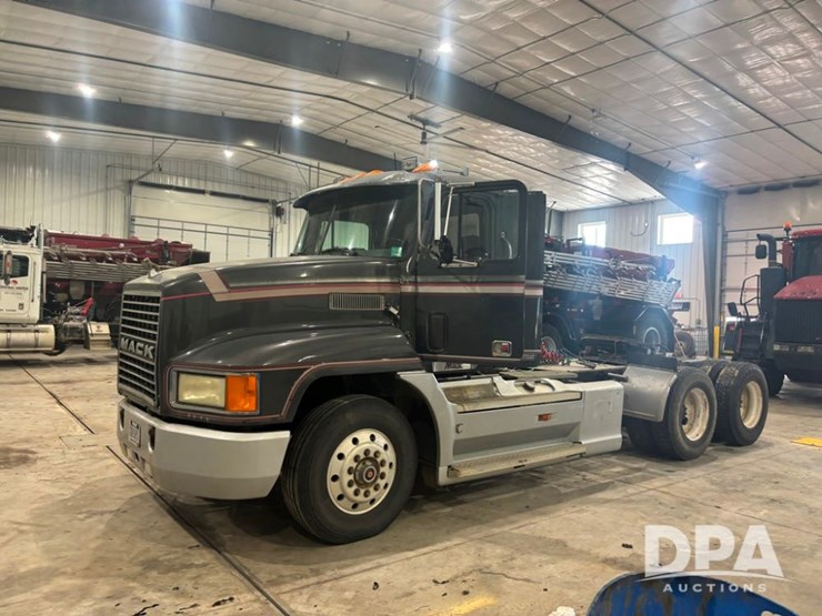 1993-mack-ch613-image-15