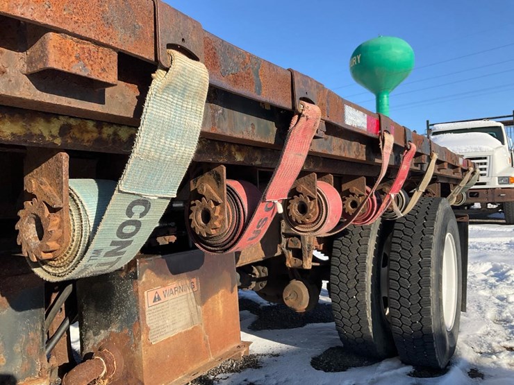 international-4900-image-25