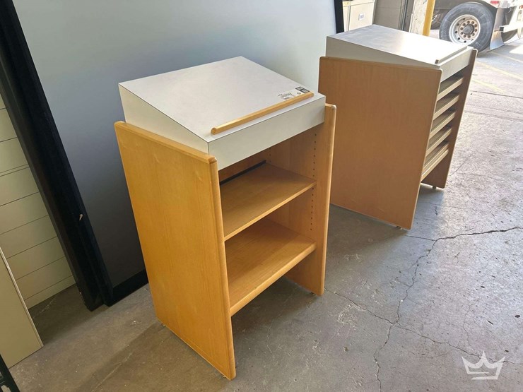 two-floor-lecterns-image-2