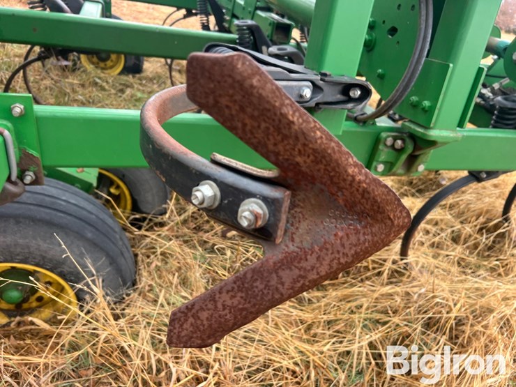 john-deere-2210-image-17