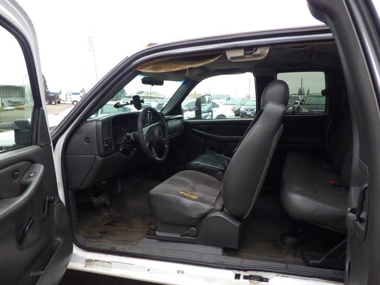 2003-chevrolet-3500-image-5