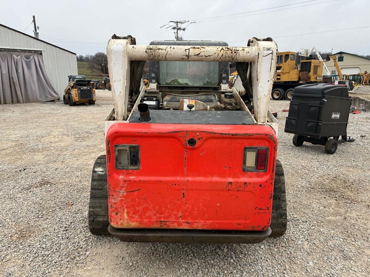 2016-bobcat-t740-image-4