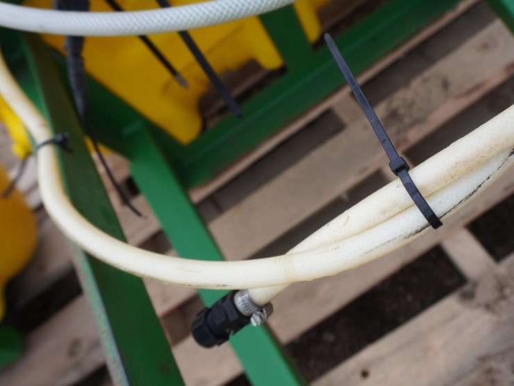 12-volt-preservative-applicator-image-11