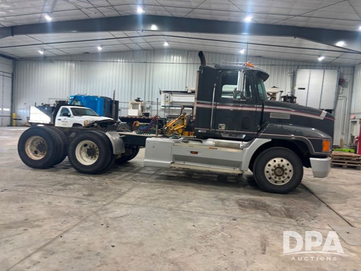 1993-mack-ch613-image-4