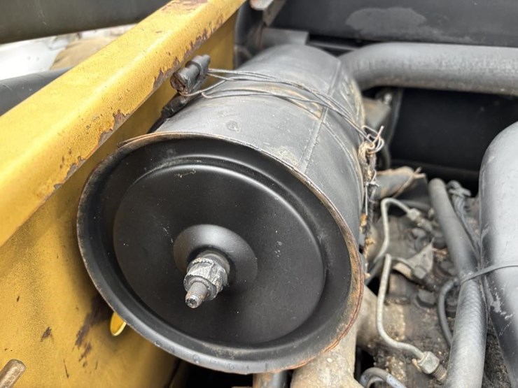 1995-new-holland-lx865-image-35