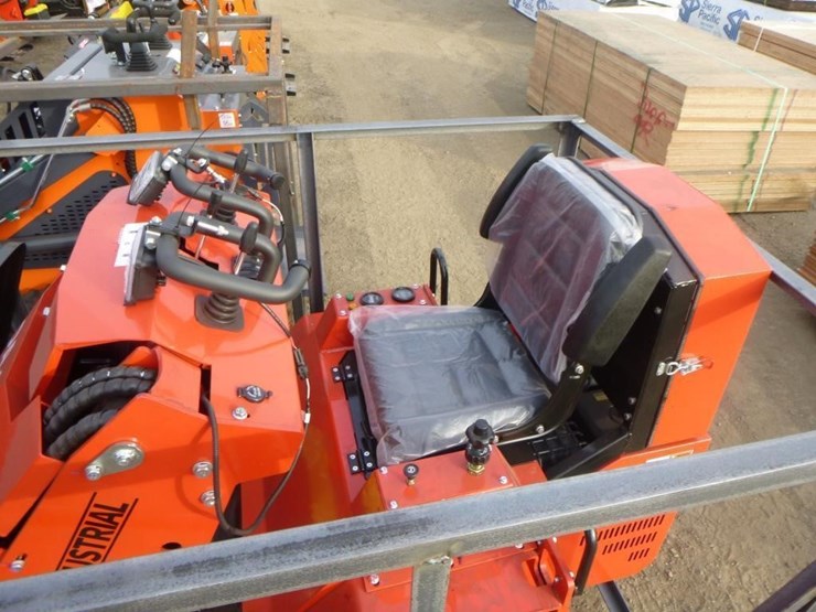 2025-agt-sda-140t-skid-steer-track-loader-image-12