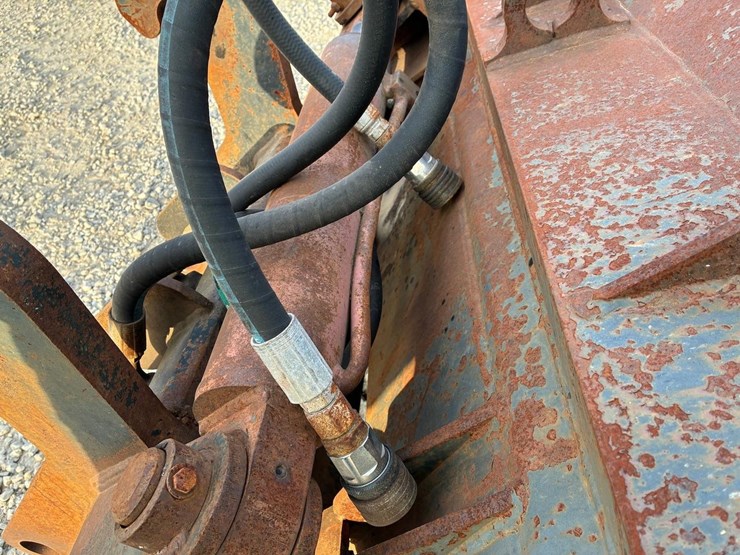 caterpillar-it28-image-8