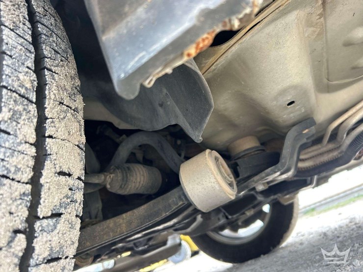 2016-ford-explorer-4wd-xlt-suv-image-20