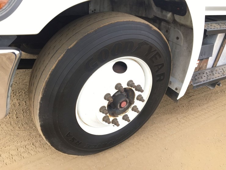 2016-hino-338-image-11