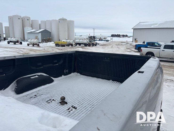 2011-chevrolet-3500hd-image-14