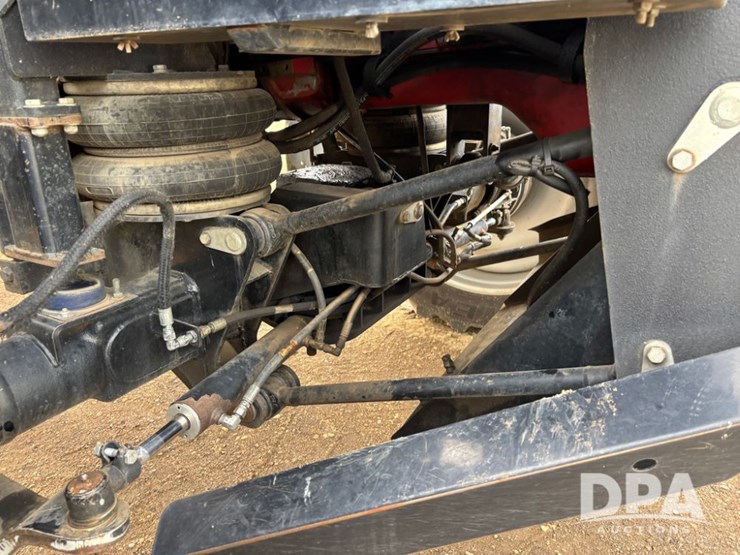 2018-case-ih-810-image-42