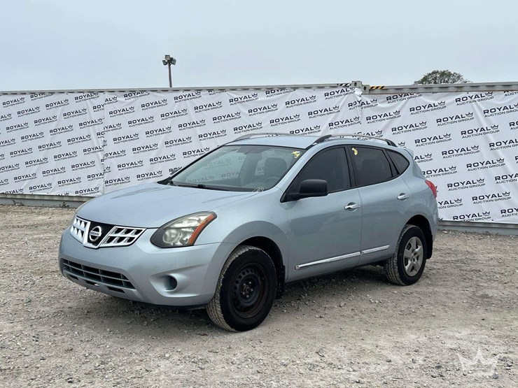 2014-nissan-rgue-suv-image-1