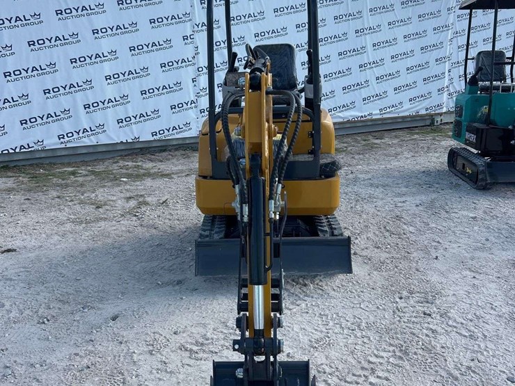 2025-cfg-industrial-qk18r-mini-excavator-image-18