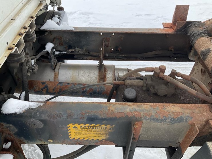 2000-freightliner-fl70-image-54