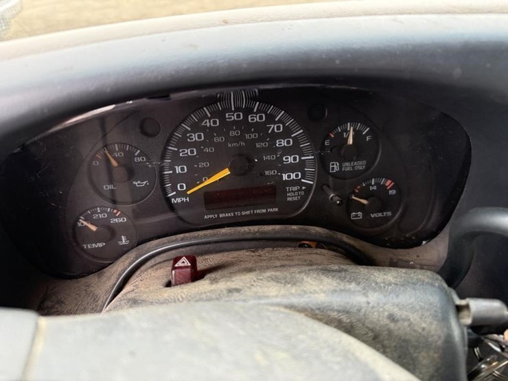 2000-gmc-3500-image-12