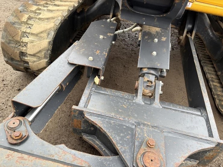 2022-deere-35g-image-11