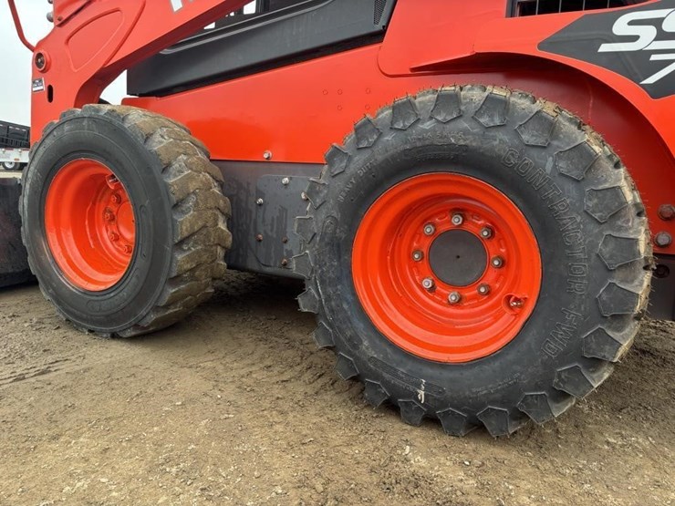 kubota-ssv75-image-15