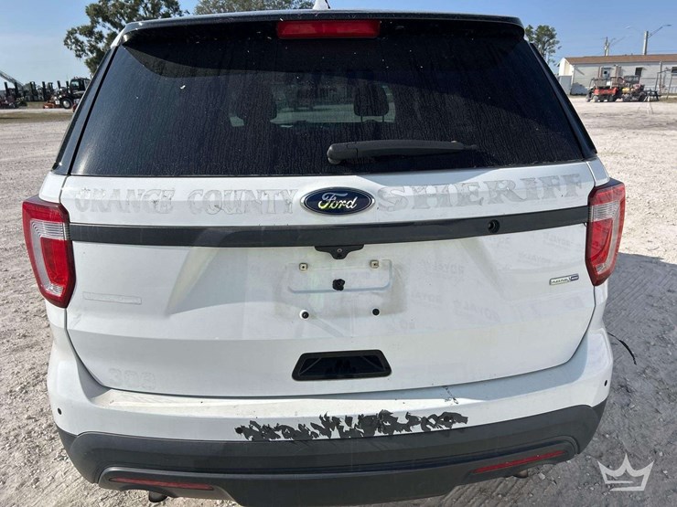 2016-ford-explorer-awd-suv-image-26