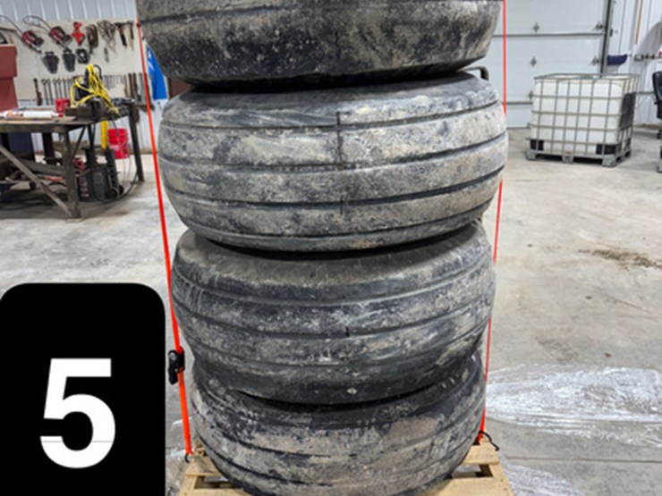implement-tires-(lt1475,-unit-5)-image-1