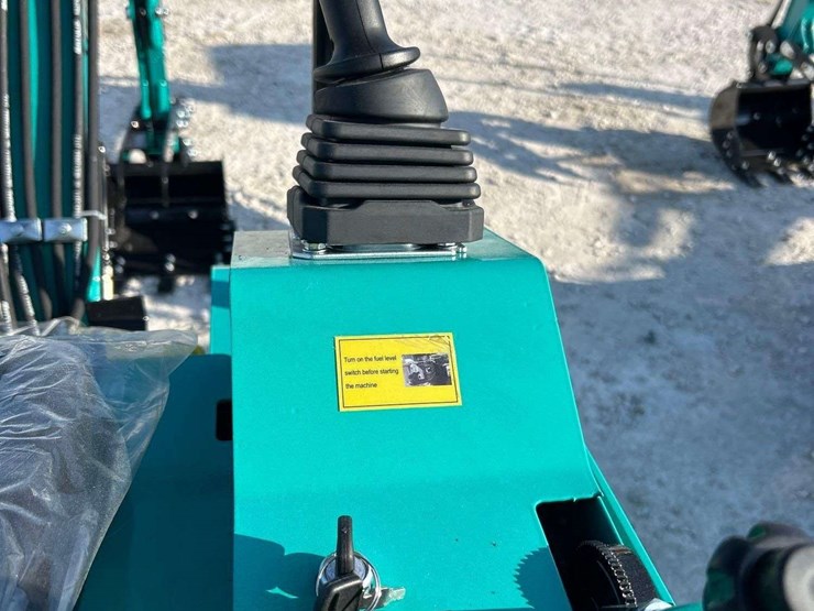 unused-2025-cfg-industrial-h15r-mini-excavator-image-9