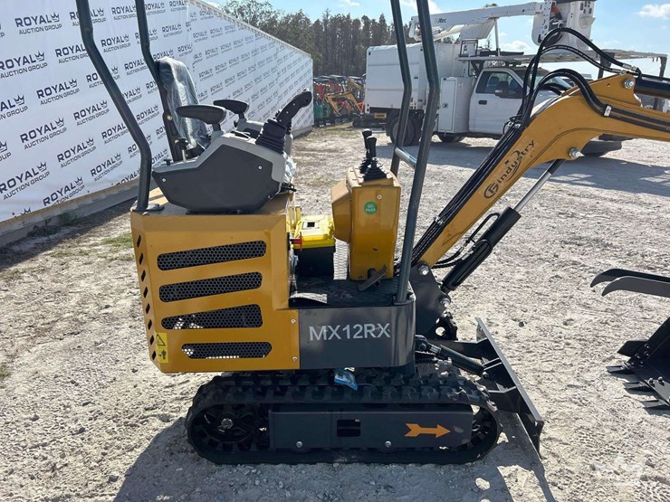 2025-cfg-industrial-mx12rx-mini-excavator-image-16
