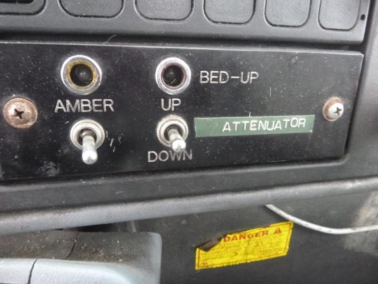 2004-international-durastar-4300-image-6