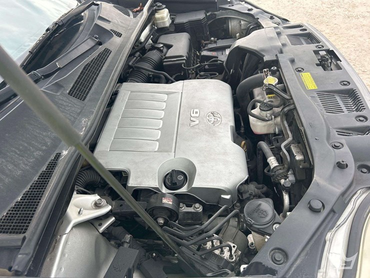 2010-toyota-highlander-suv-image-9