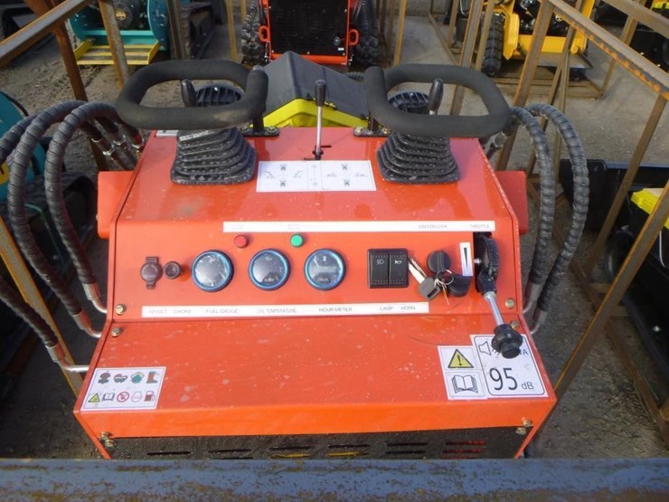 2025-agt-lrt23-skid-steer-track-loader-image-12