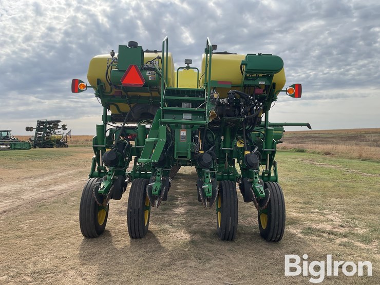 2019-john-deere-1775nt-image-6