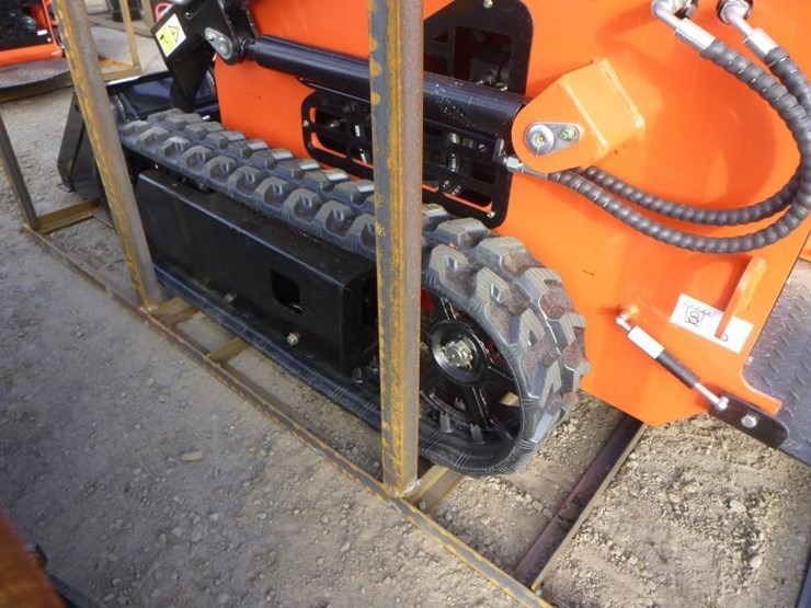 2025-agt-lrt23-skid-steer-track-loader-image-17