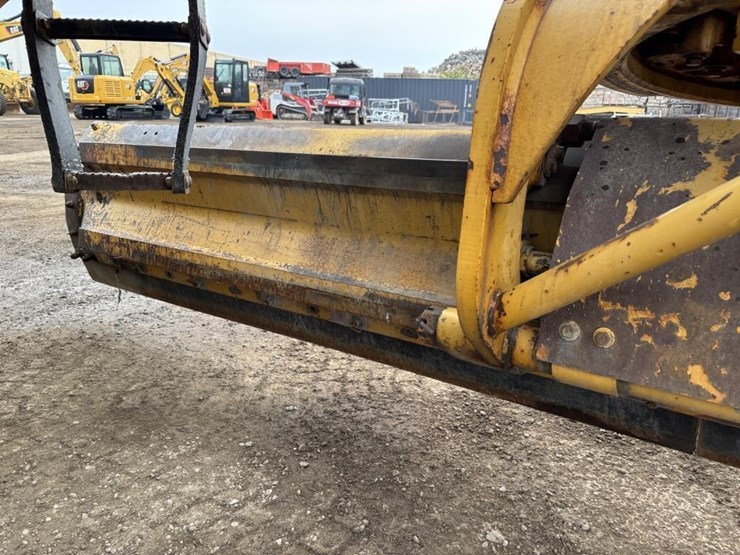 2006-caterpillar-143h-image-12