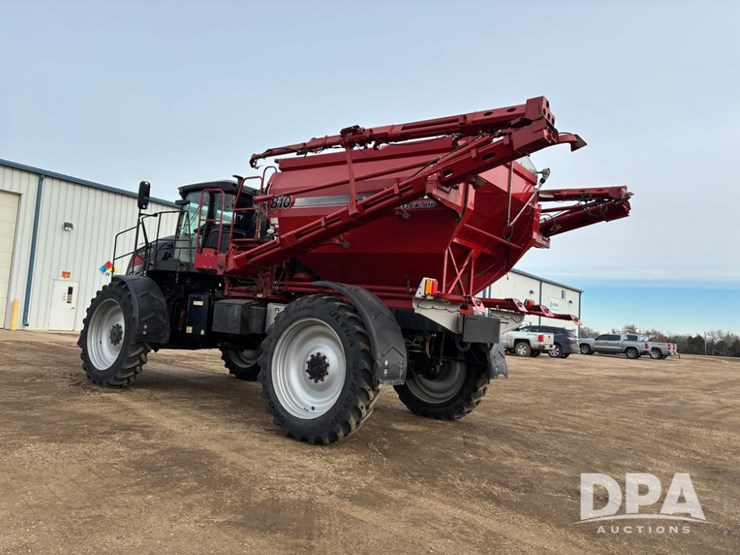 2018-case-ih-810-image-13