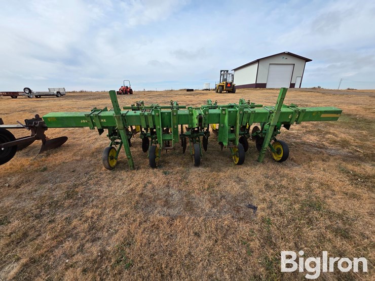 john-deere-885-image-2