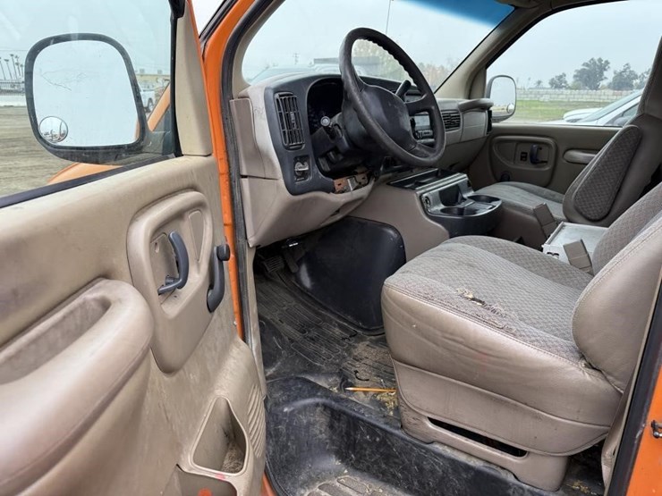 2000-gmc-3500-image-7