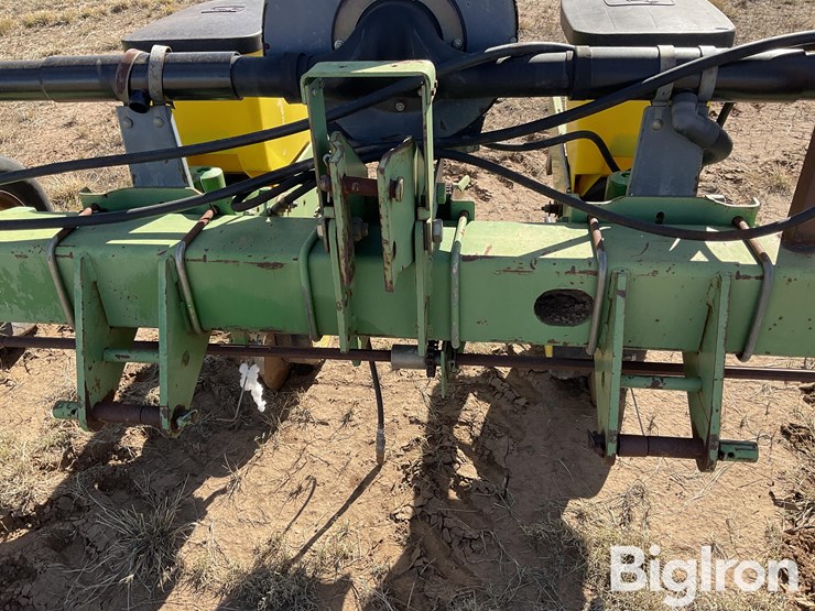 john-deere-7300-image-9