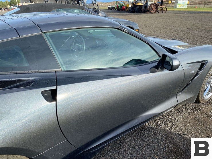 2014-chevrolet-corvette-stingray-coupe-image-7