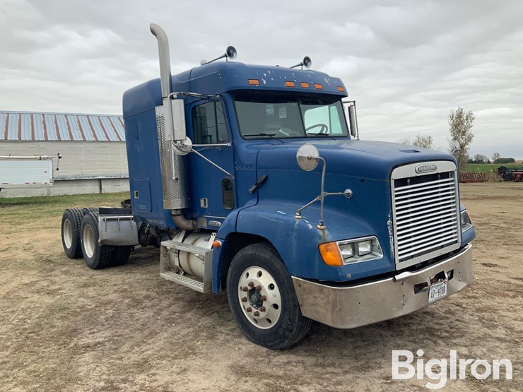 1999-freightliner-fld112-image-3