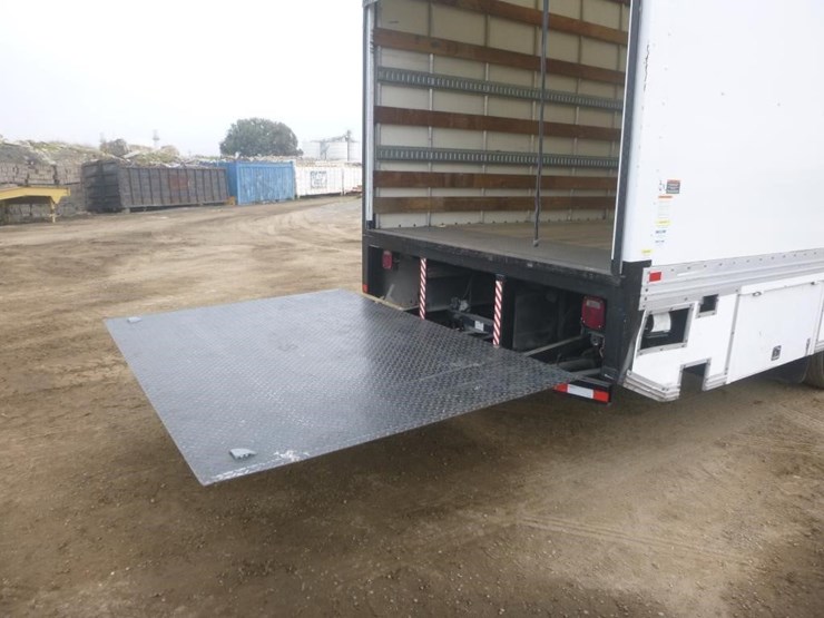 2016-ford-f650-xlt-image-10