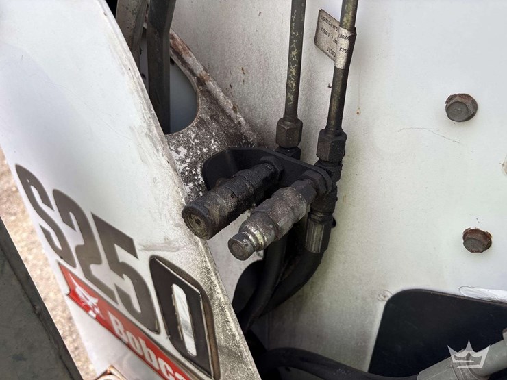 2008-bobcat-s250-image-13