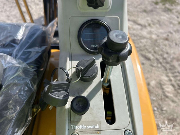 2025-cfg-industrial-qk18r-mini-excavator-image-12