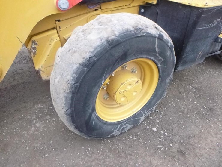 2021-caterpillar-415-il-image-41