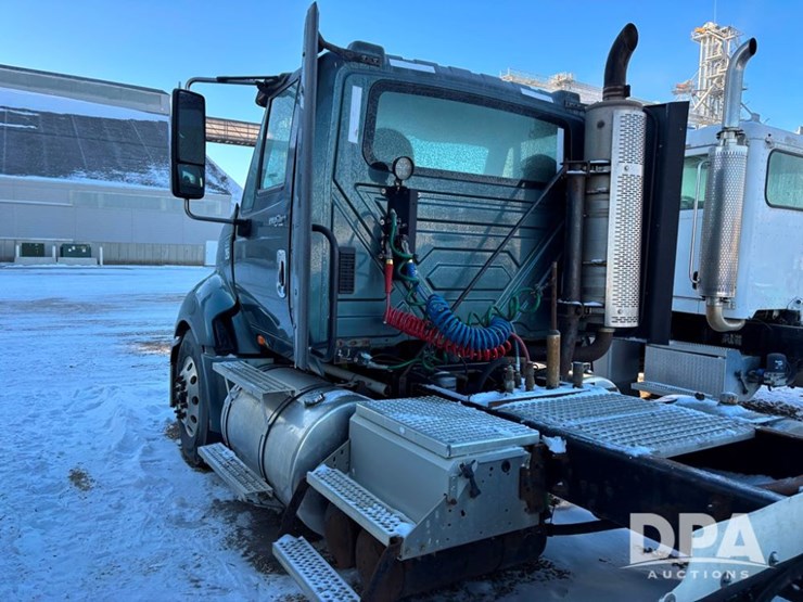 international-prostar-image-12