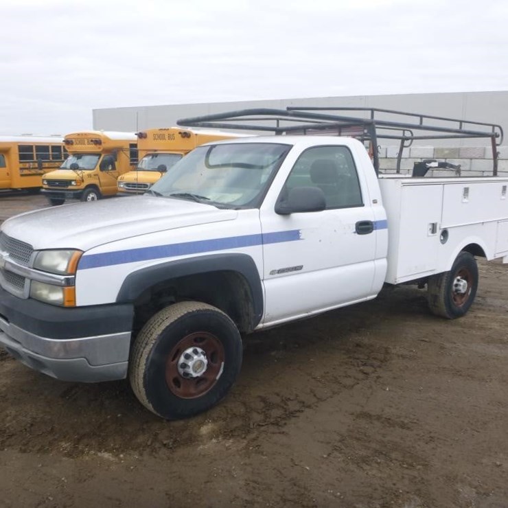 2004 CHEVROLET 2500