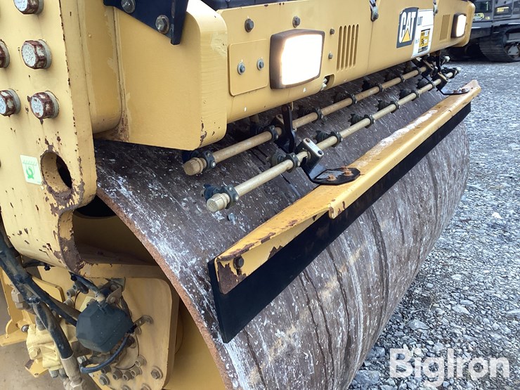 caterpillar-cb66b-image-14