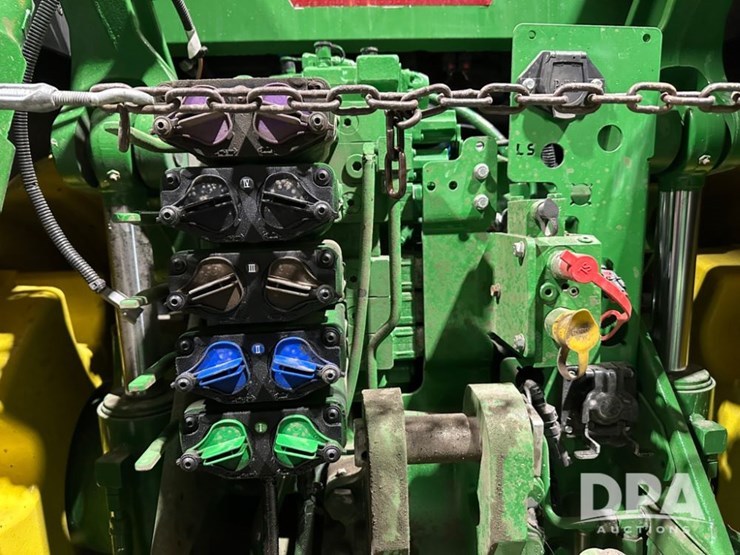 john-deere-8r-410-image-8