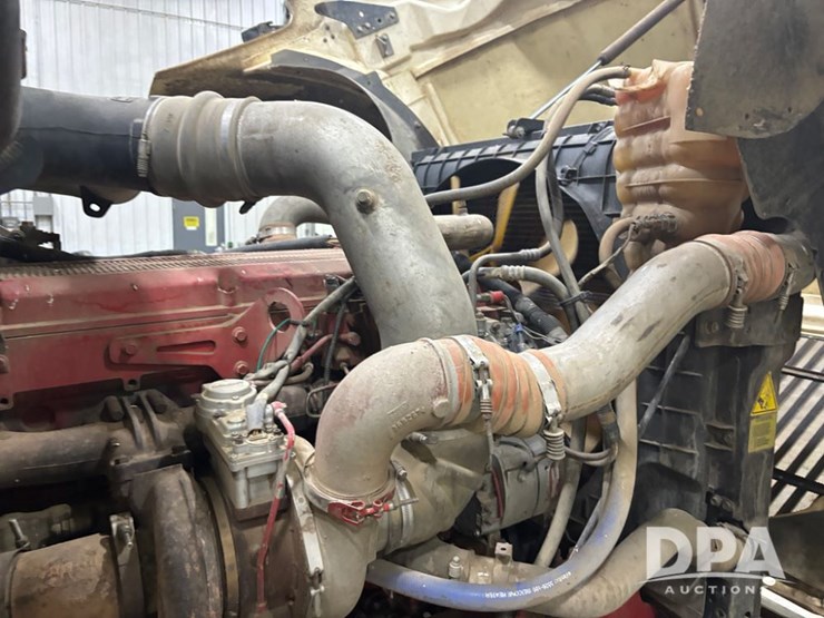 international-9900i-image-32