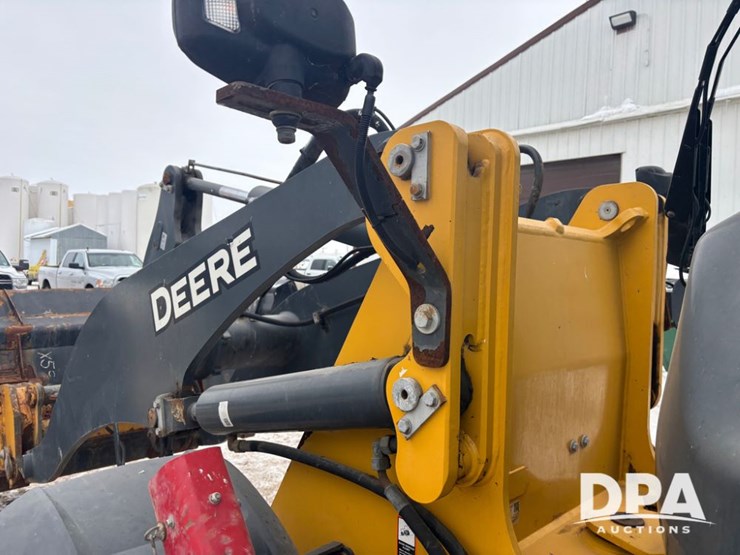 deere-324l-image-43