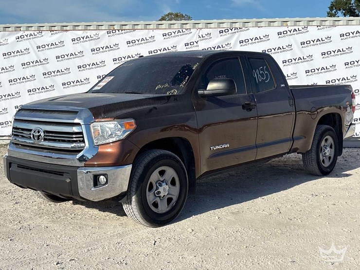 2017-toyota-tundra-sr5-ext.-cab-pickup-truck-image-1