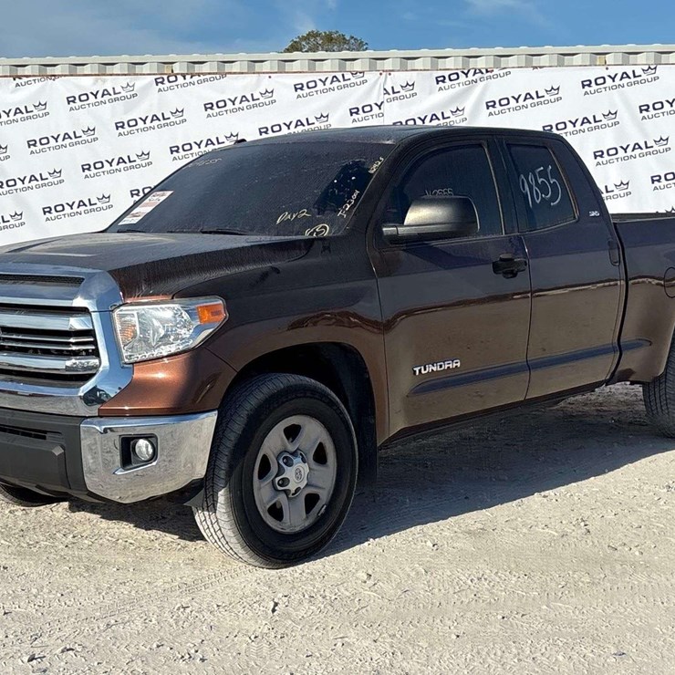 2017 Toyota Tundra SR5 Ext. Cab Pickup Truck