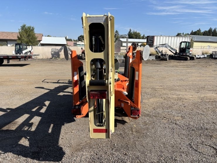 2023-jlg-t350-image-6